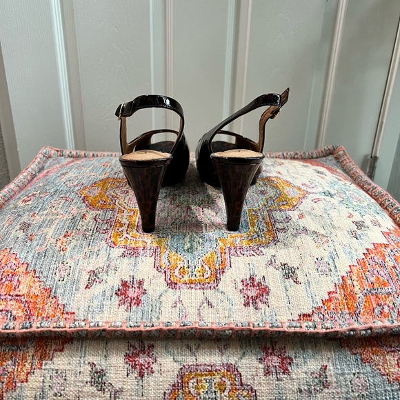 Clarks Wesswx Bria Leopard Peep Toe Slingback Pumps sz 9.5 - Picture 6 of 6